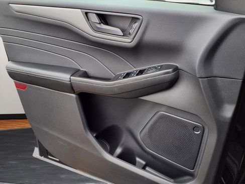 Used 2025 Ford Escape Active w/ Cold Weather Package image 19