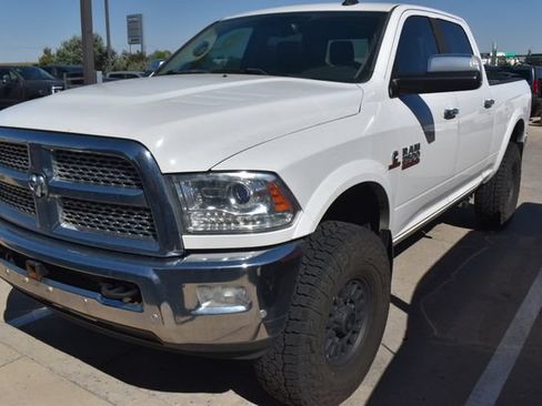 Used 2016 RAM 2500 Laramie AWD/4WD image 2