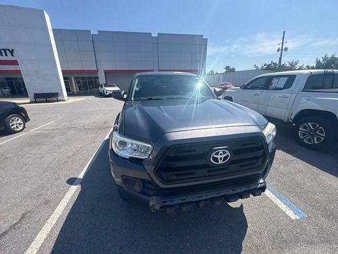 Used 2017 Toyota Tacoma SR RWD image 13