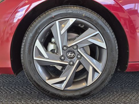 Used 2025 Hyundai Elantra SEL FWD image 12