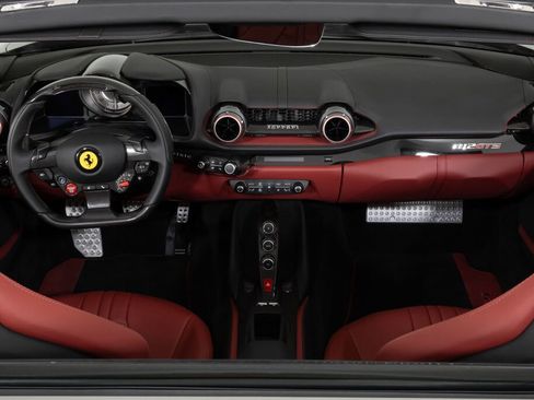 Used 2022 Ferrari 812 GTS image 22