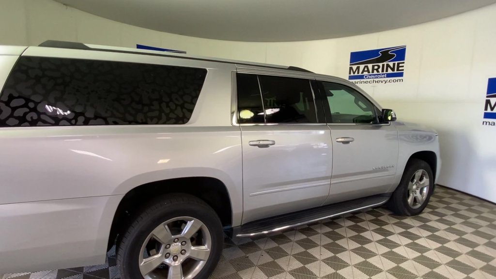 Used 2020 Chevrolet Suburban Premier RWD image 2