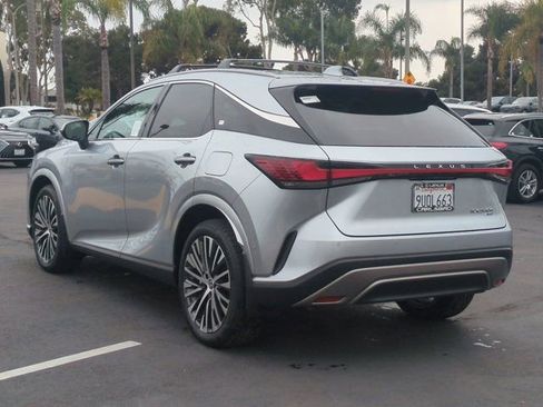 Used 2025 Lexus RX 350 w/ Convenience Package image 8