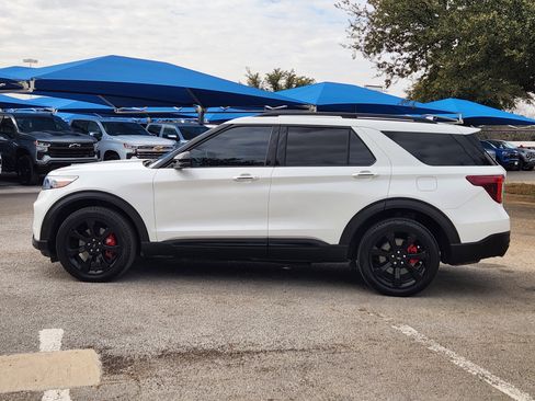 Used 2022 Ford Explorer ST w/ Equipment Group 401A image 4