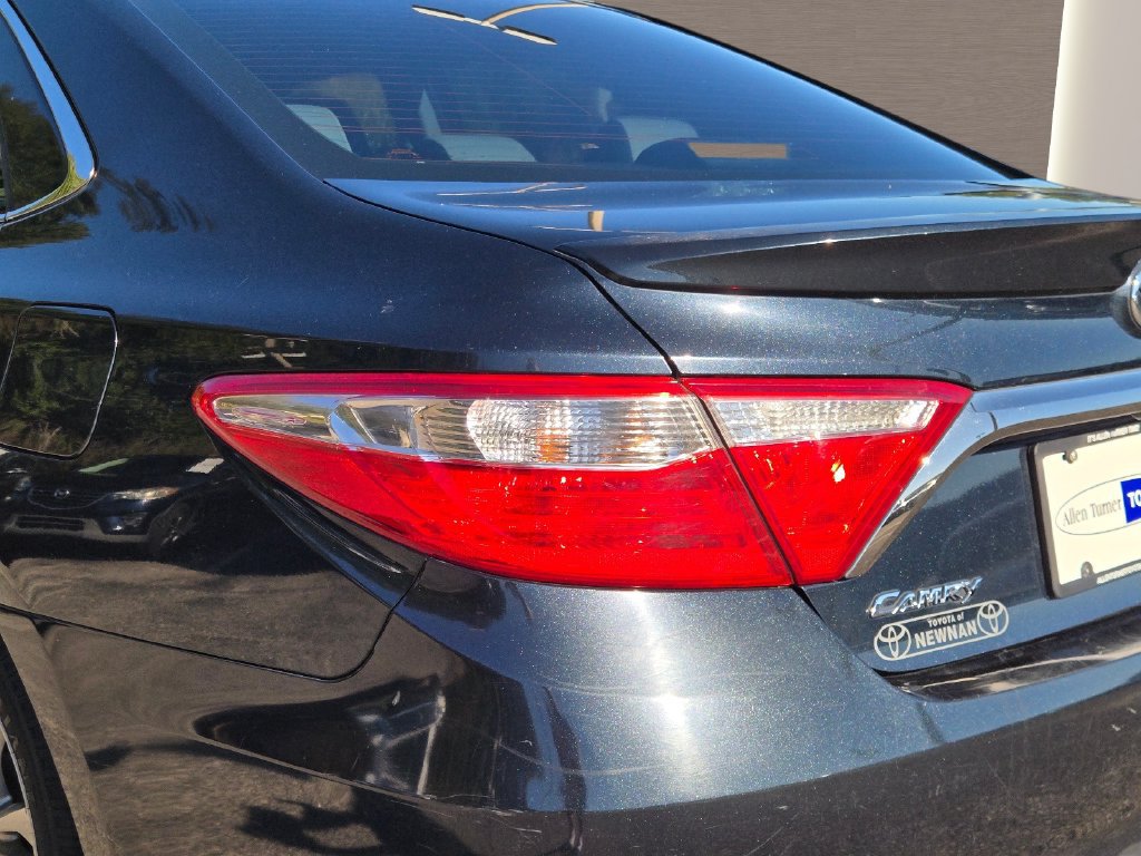 Used 2017 Toyota Camry SE FWD image 8
