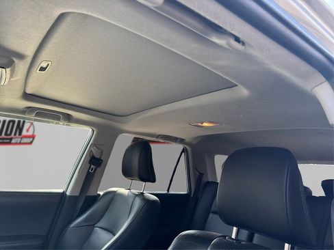 Used 2020 Toyota 4Runner Limited AWD/4WD image 17