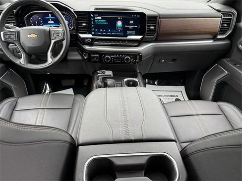 Used 2024 Chevrolet Silverado 1500 High Country w/ Technology Package image 12