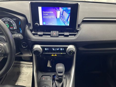 Used 2025 Toyota RAV4 XLE AWD/4WD image 25