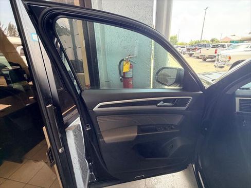 Used 2022 Volkswagen Atlas SE w/ Panoramic Sunroof Package FWD image 26