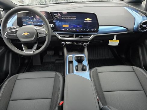 New 2026 Chevrolet Equinox EV LT FWD image 17