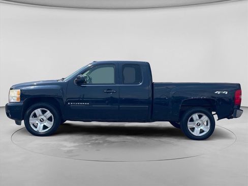 Used 2007 Chevrolet Silverado 1500 LTZ AWD/4WD image 4