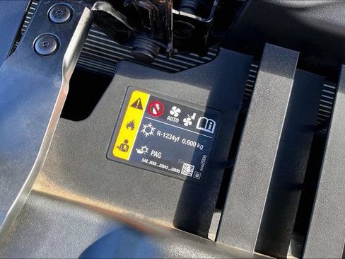 Used 2024 Chevrolet Silverado 1500 LT RWD image 32