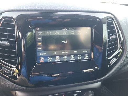 Used 2019 Jeep Compass Latitude AWD/4WD image 33