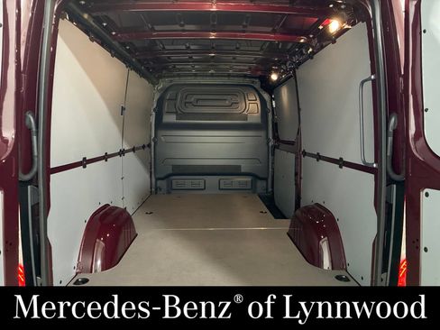 Used 2025 Mercedes-Benz Sprinter 2500 image 23