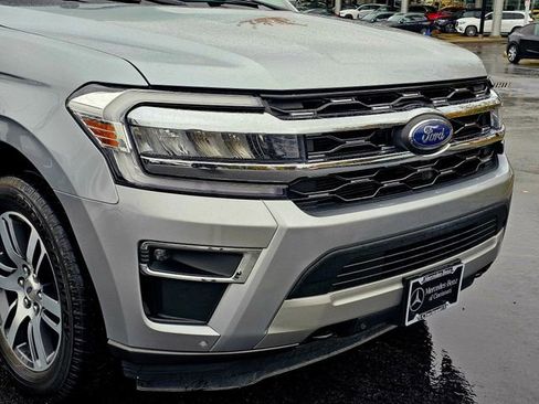 Used 2022 Ford Expedition Limited image 3