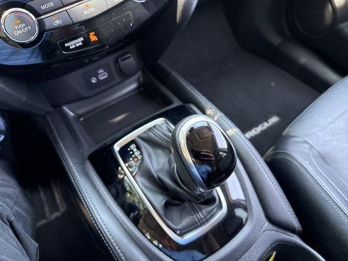 Used 2018 Nissan Rogue SL AWD/4WD image 18