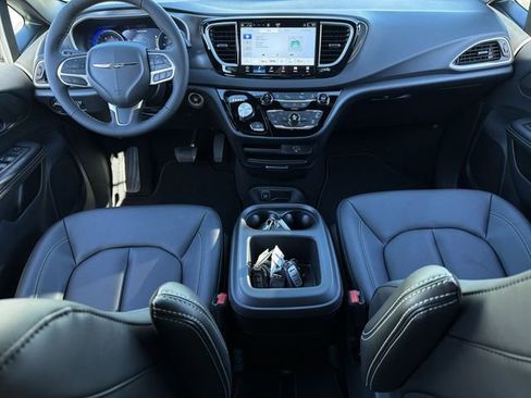 New 2026 Chrysler Voyager LX image 16