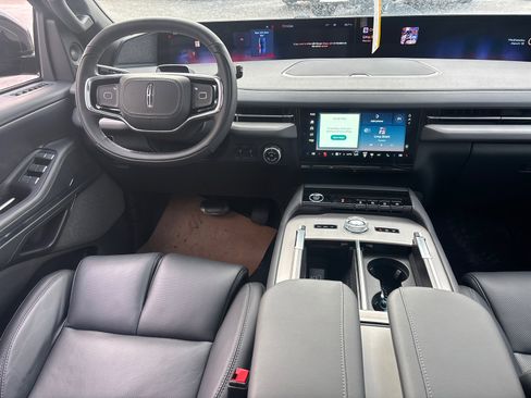 New 2026 Lincoln Navigator Reserve w/ Jet Appearance Package AWD/4WD image 30