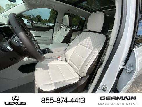 Used 2024 GMC Acadia Denali w/ Super Cruise Package AWD/4WD image 12