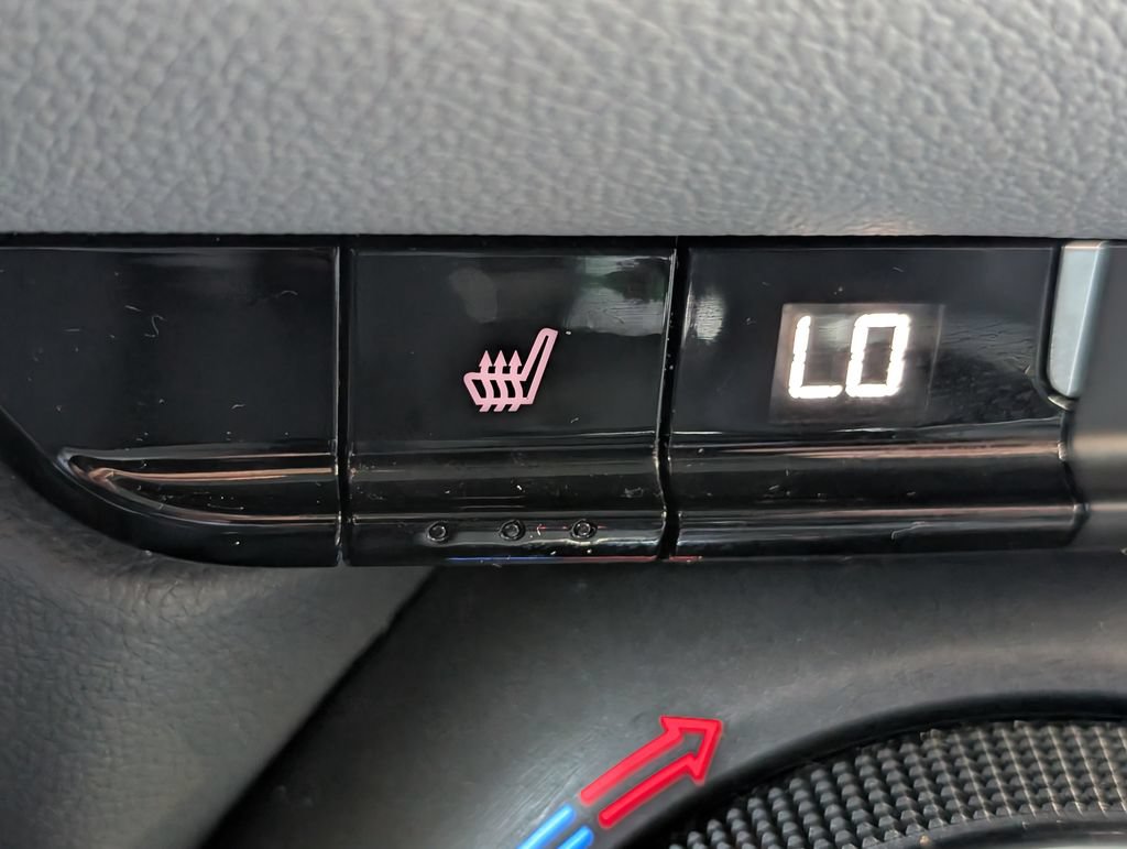 Used 2019 Chevrolet Blazer LT w/ Sound & Technology Package FWD image 33