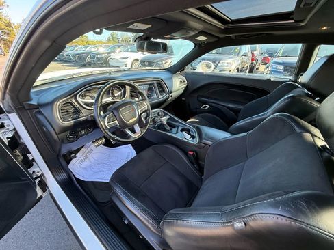 Used 2018 Dodge Challenger GT w/ GT Interior Package image 11