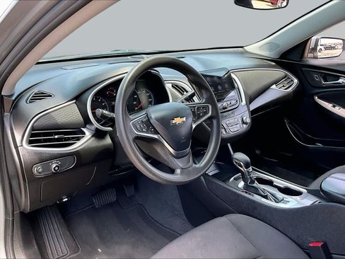 Used 2023 Chevrolet Malibu LT FWD image 17