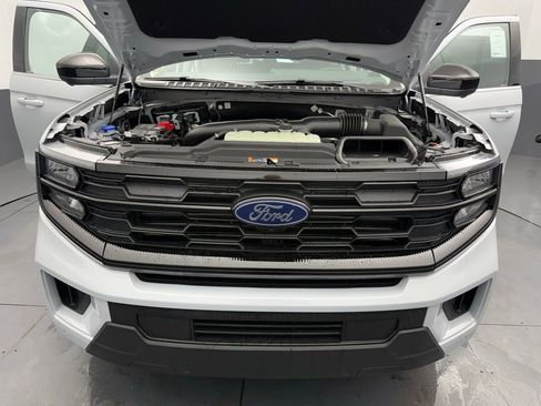 New 2025 Ford Expedition Active image 15
