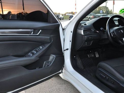 Used 2020 Honda Accord Sport image 11