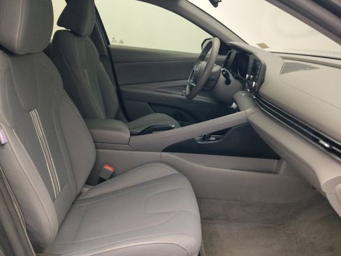 Used 2021 Hyundai Elantra SEL FWD image 21