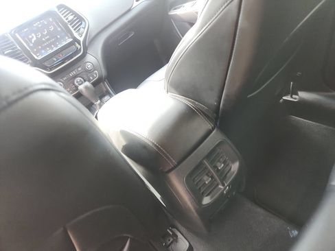 Used 2020 Jeep Cherokee Limited AWD/4WD image 25