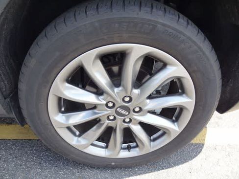 Used 2022 Lincoln Corsair AWD w/ Premium Package image 42