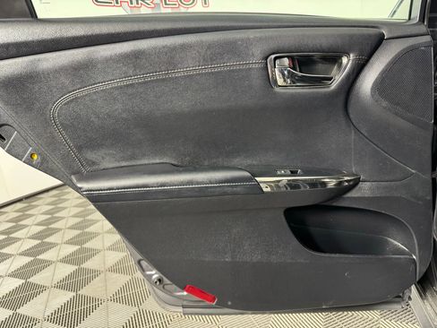 Used 2013 Toyota Avalon Limited image 42