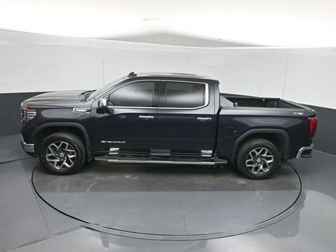 Used 2022 GMC Sierra 1500 SLT AWD/4WD image 41