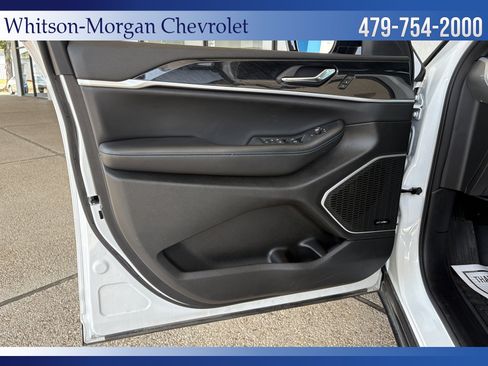 Used 2024 Jeep Grand Cherokee Trailhawk w/ Advanced Protech Group II AWD/4WD image 15
