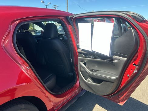 Used 2020 MAZDA MAZDA3 AWD Hatchback w/ Preferred Pkg image 32