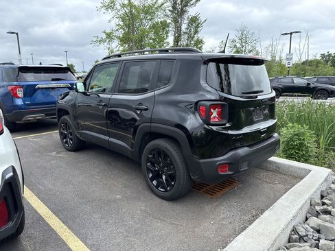 Used 2023 Jeep Renegade Altitude w/ Convenience Group I AWD/4WD image 5