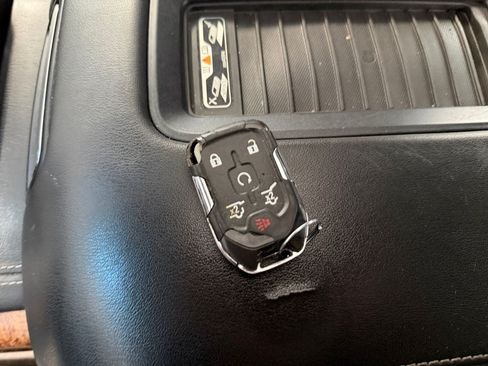 Used 2018 Chevrolet Tahoe Premier AWD/4WD image 31