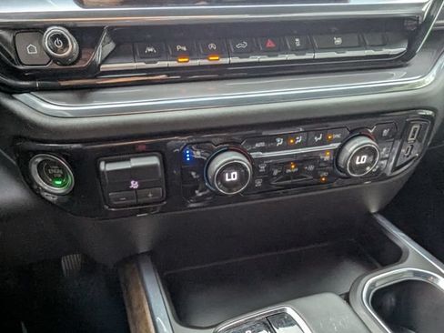 Used 2023 Chevrolet Silverado 1500 High Country w/ High Country Premium Package AWD/4WD image 24