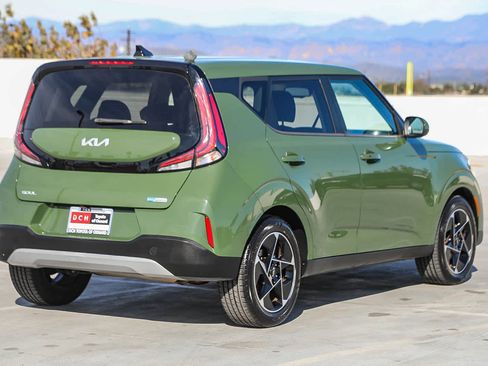 Used 2023 Kia Soul EX image 5