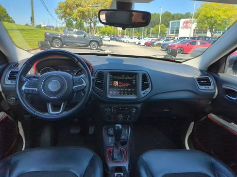 Used 2019 Jeep Compass Trailhawk w/ Cold Weather Group AWD/4WD image 28