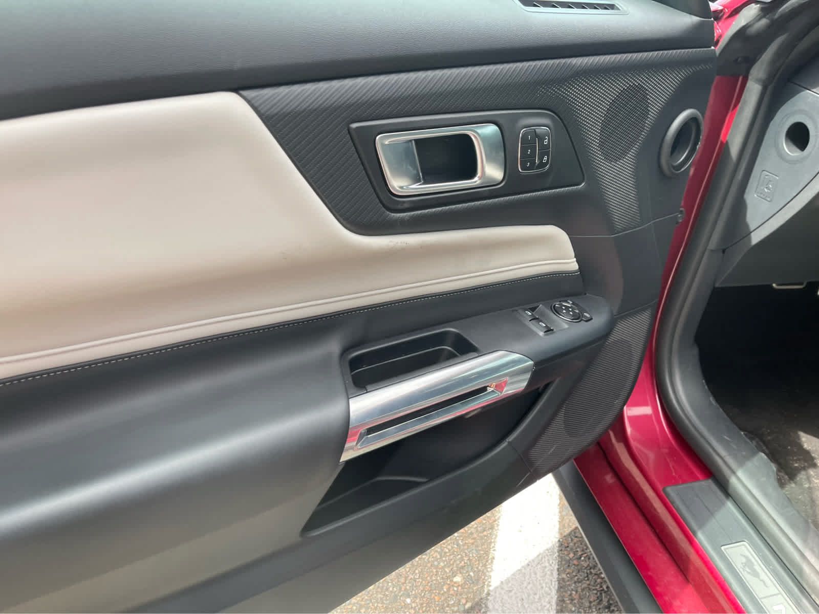 Used 2025 Ford Mustang Premium RWD image 11