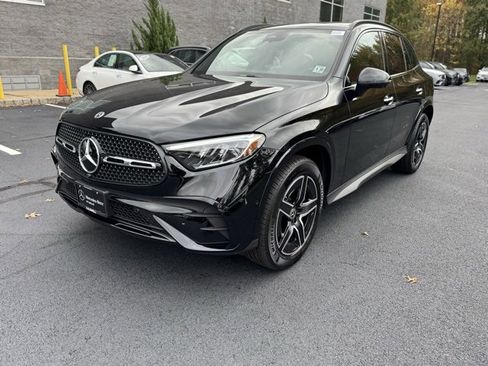 Used 2025 Mercedes-Benz GLC 300 4MATIC image 7