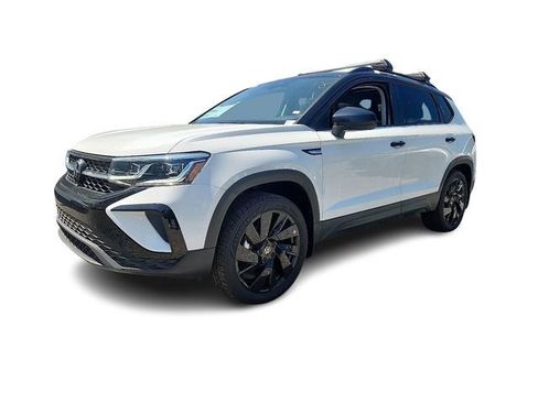 New 2024 Volkswagen Taos SE image 2