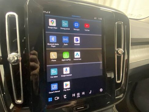 Used 2025 Volvo XC40 B5 Core image 22