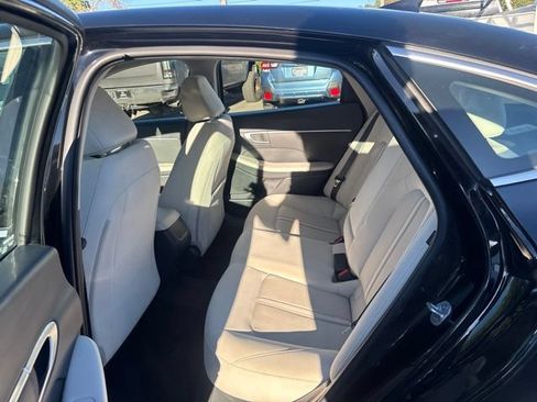 Used 2025 Hyundai Sonata SEL FWD image 31