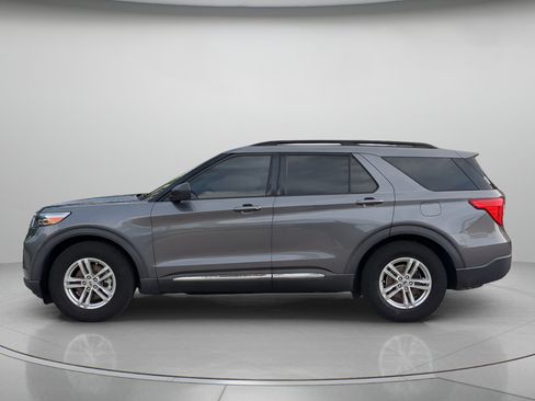 Certified 2021 Ford Explorer XLT RWD image 43