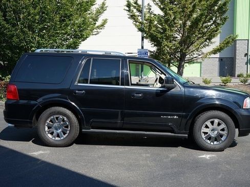 Used 2004 Lincoln Navigator Luxury image 2