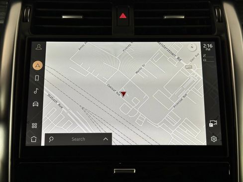 Used 2023 Land Rover Discovery Metropolitan Edition image 25