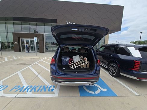 Used 2023 Hyundai Santa Fe SEL w/ Premium Package image 7