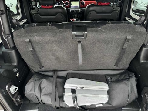 Used 2019 Jeep Wrangler Rubicon AWD/4WD image 18